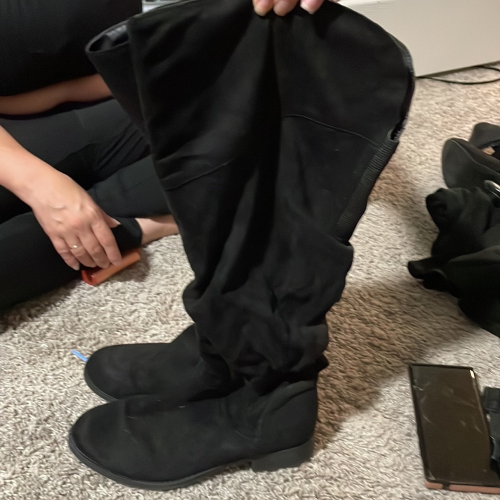 Black Flat Boots - image 3